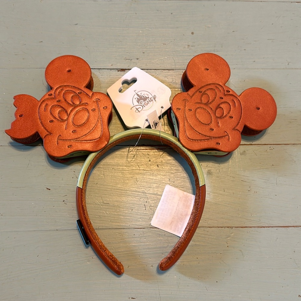 NWT Mickey mint chocolate chip ice cream sandwich ears